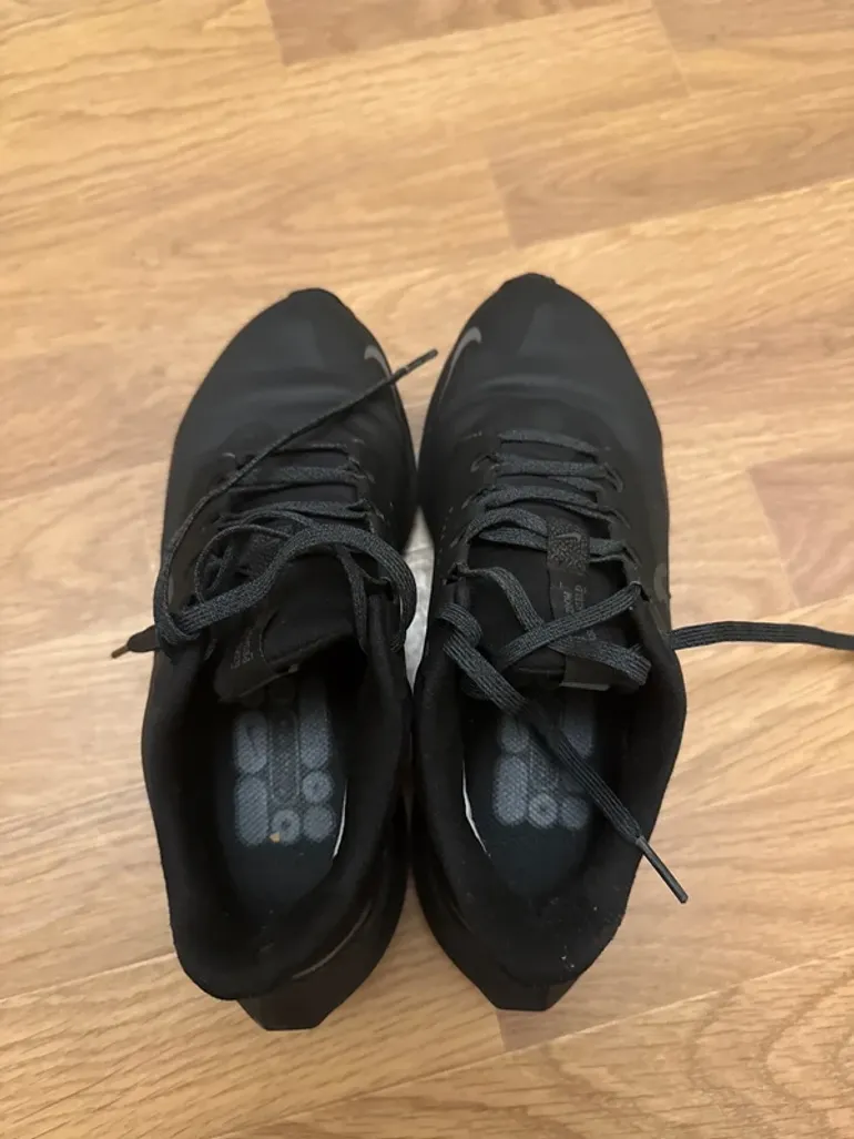 Used Nike Sneaker bike — image 4 of 8