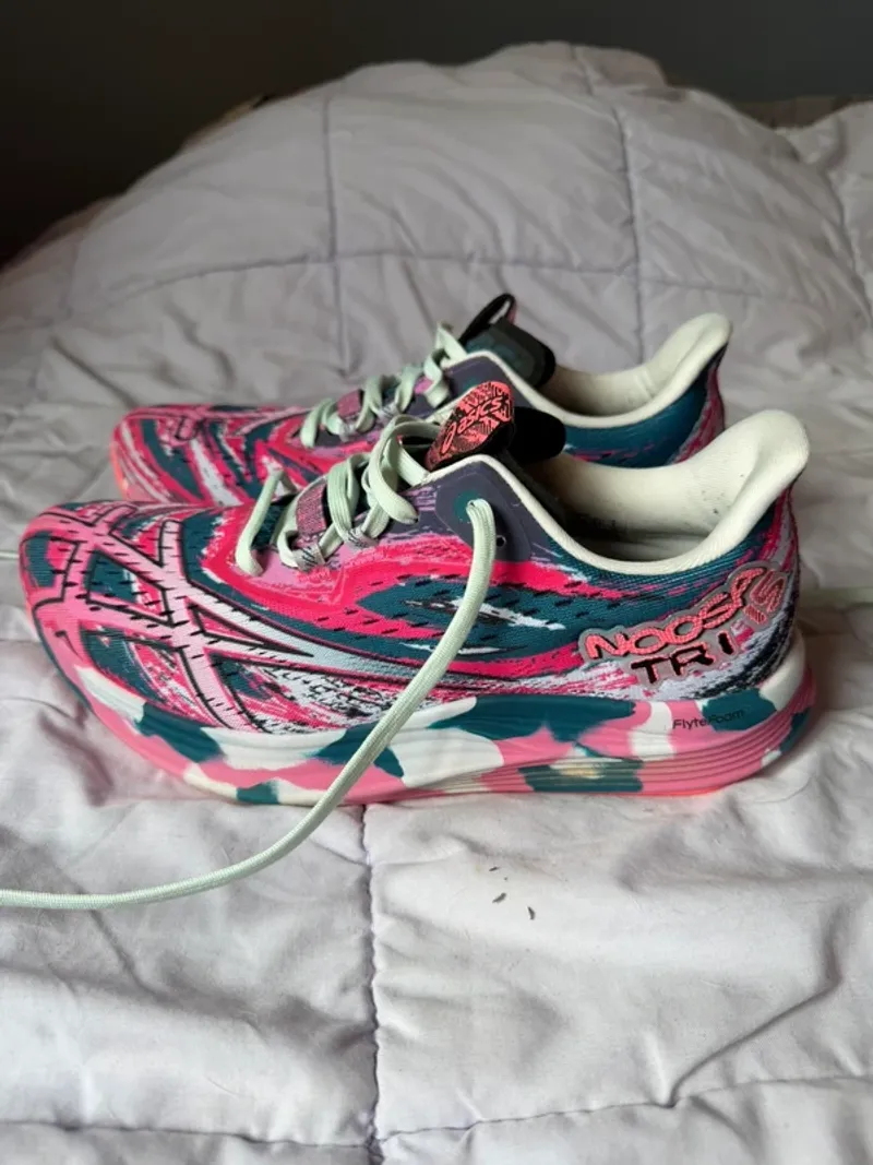 Used Asics Noosa Tri 15 Running Shoes