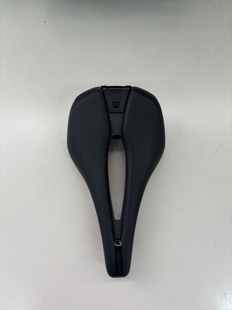Giant Fleet slr0 2025 Saddles & Seatposts usato