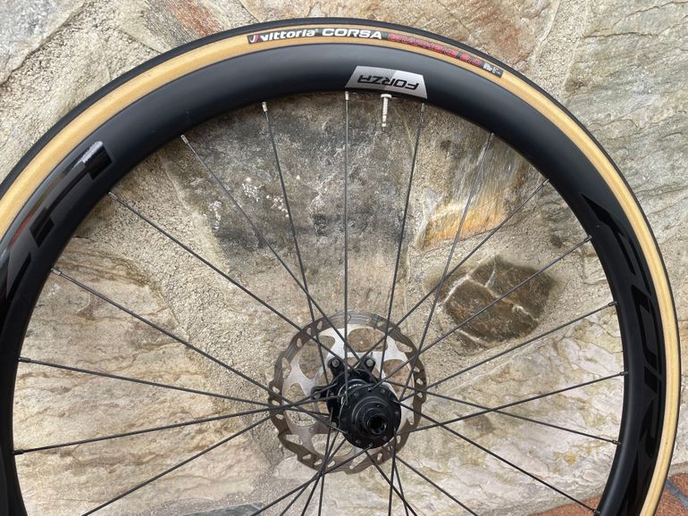 FORZA Carbon Road Wheels bike d'occasion — image 7 sur 8