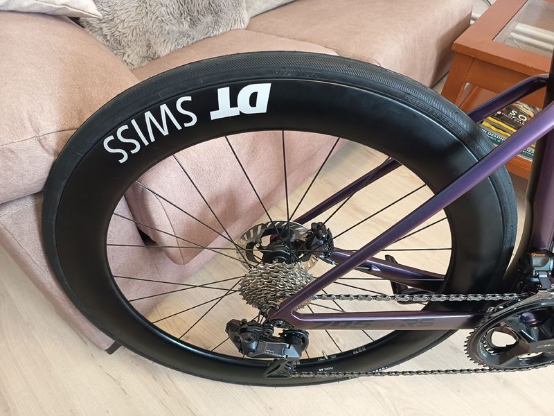 Tweedehands Dt Swiss RUEDAS CARBONO ARC DICUT 62MM 2025 Wheels