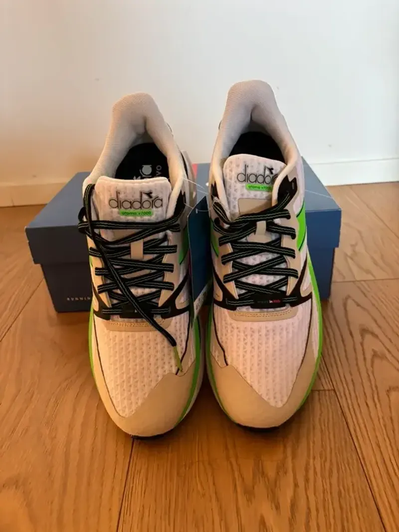 Used Diadora Atomo V7000 2026 Running Shoes