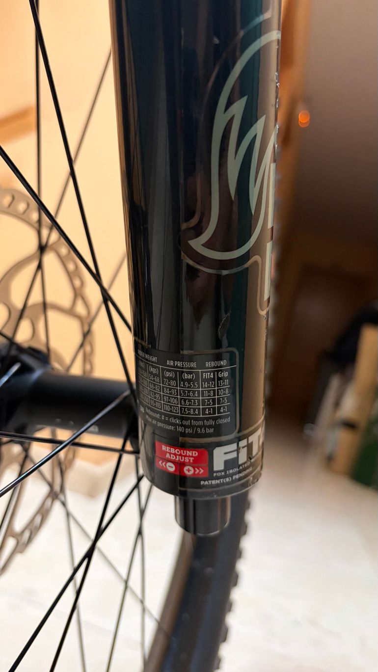 Used Fox 38 Performance elite 2021 bike — image 3 of 9