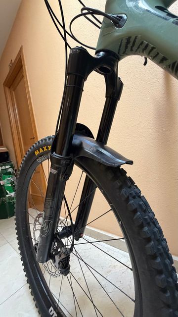 Used Fox 38 Performance elite 2021 bike — image 9 of 9
