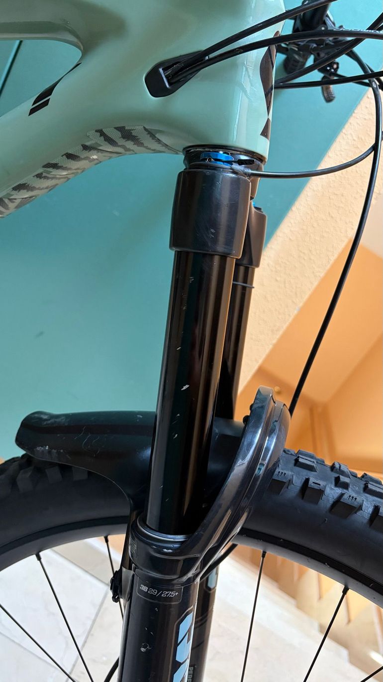 Used Fox 38 Performance elite 2021 bike — image 5 of 9