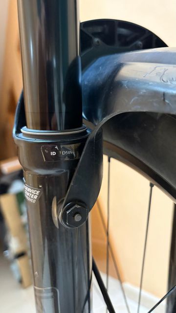 Used Fox 38 Performance elite 2021 bike — image 8 of 9