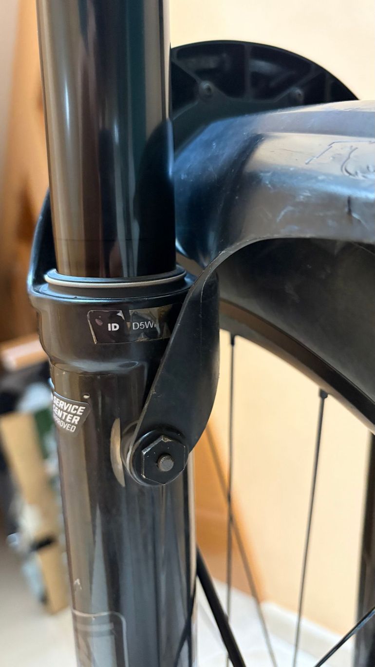Used Fox 38 Performance elite 2021 bike — image 8 of 9