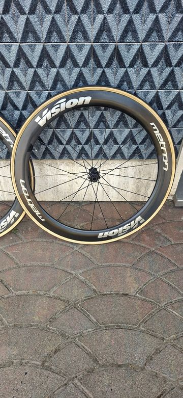 Used Vision Carbon Wheels 2025 bike — image 5 of 7
