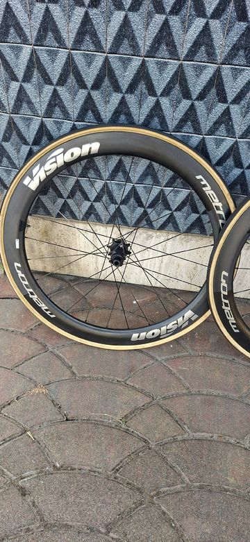 Used Vision Carbon Wheels 2025 bike — image 6 of 7