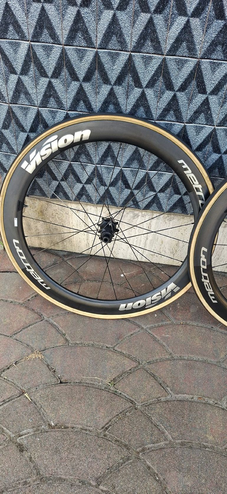 Used Vision Carbon Wheels 2025 bike — image 6 of 7