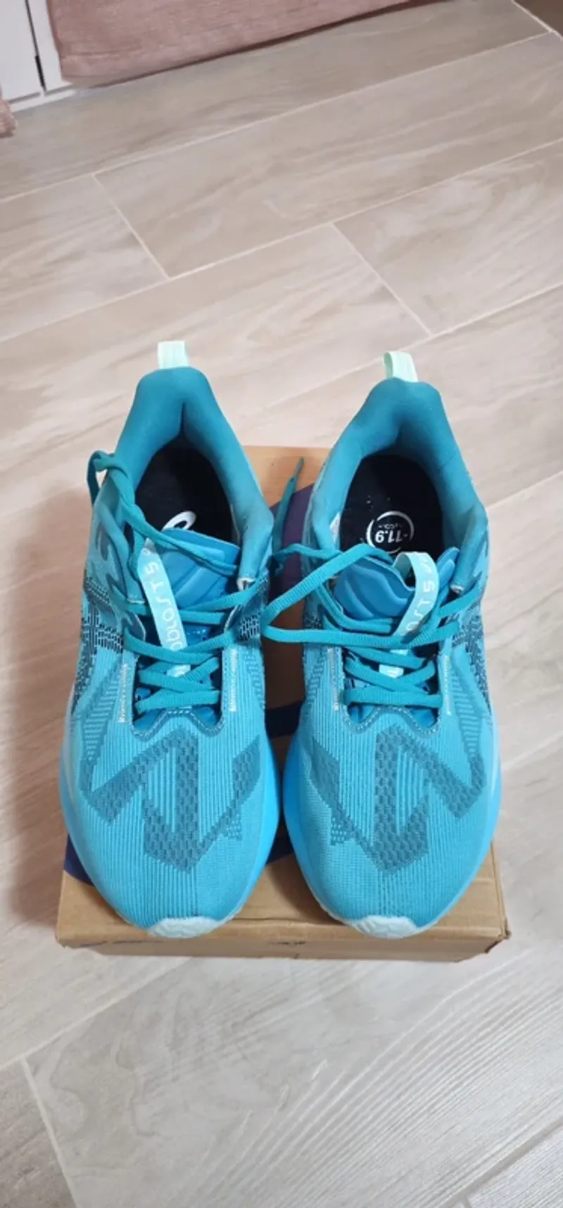 Brugt Asics Novablast 5 Running Shoes