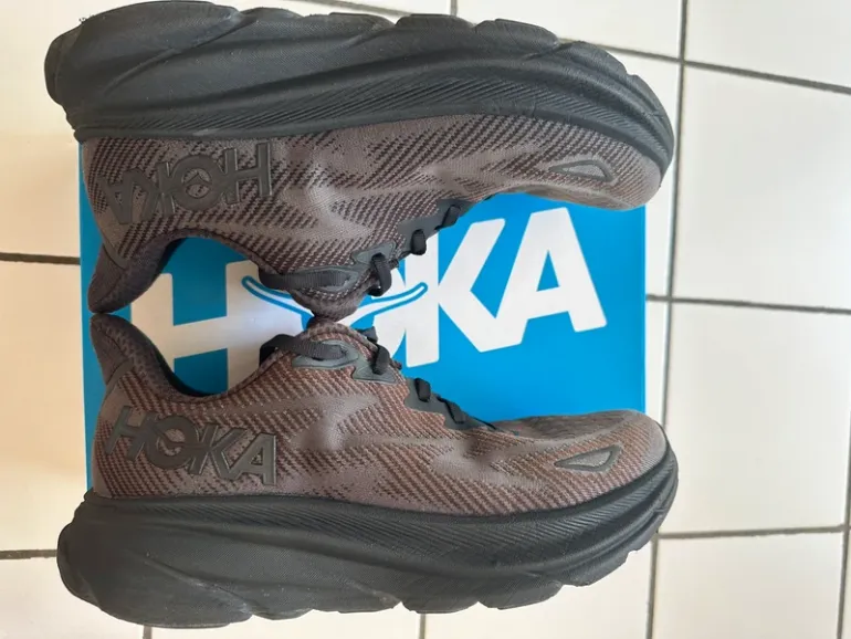 Used Hoka Clifton 9 bike — image 8 of 9