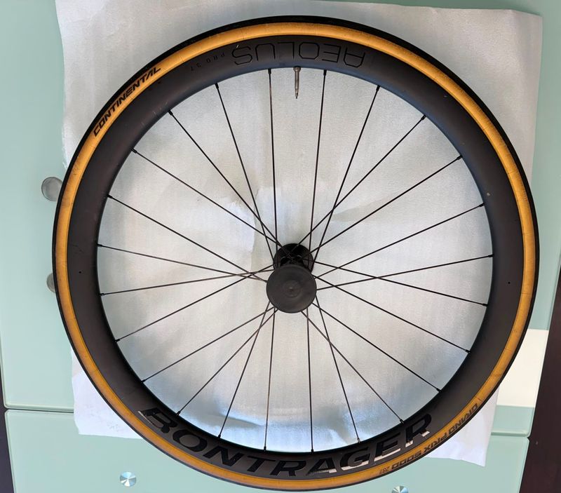 Bontrager Aeolus Pro 37 Rear Wheel Wheels usato