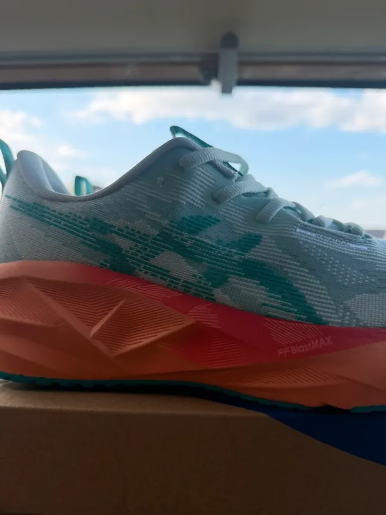 Brugt Asics Novablast 5 bike — billede 5 af 5