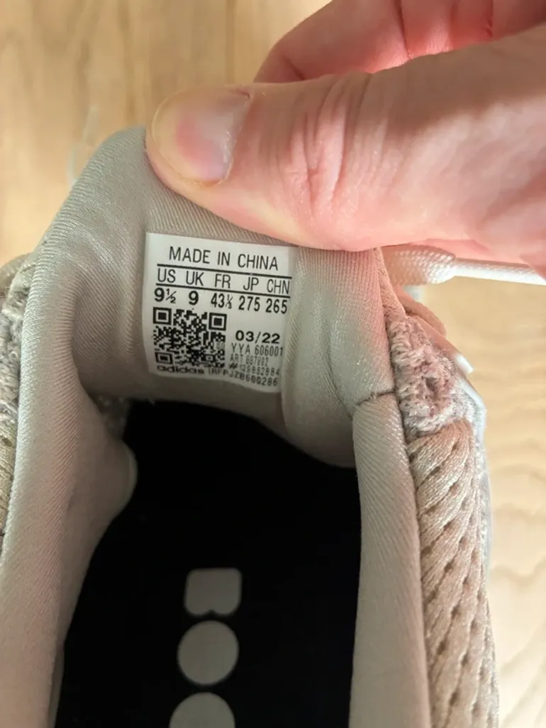 Adidas Ultra Boost 1.0 LTD Cream Winter Wool bike usato — immagine 5 di 10