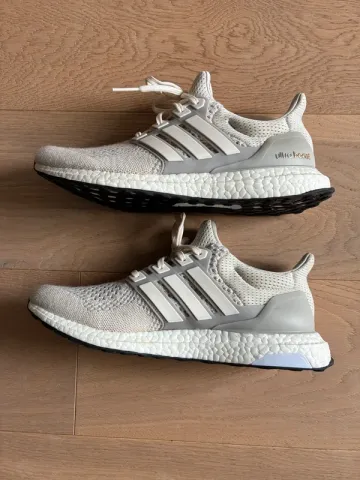 Adidas Ultra Boost 1.0 LTD Cream Winter Wool bike usato — immagine 1 di 10