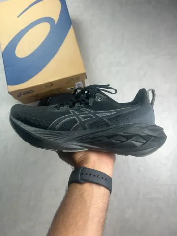 Used Asics Novablast 4 bike — image 1 of 9