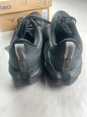Used Asics Novablast 4 bike — image 5 of 9
