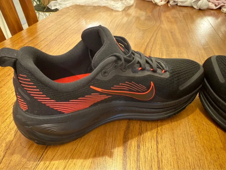 Used Nike Vomero 18 bike — image 12 of 12