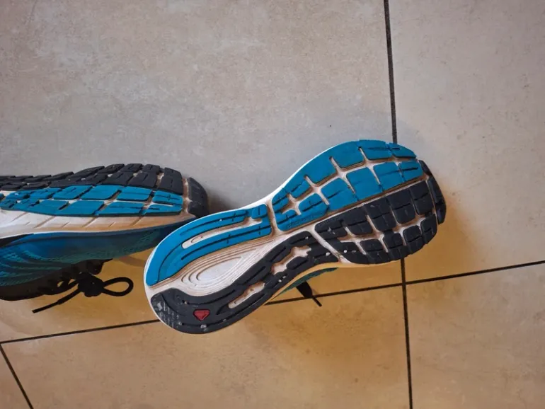 Used Salomon Sonic Ra Max 2 bike — image 4 of 4