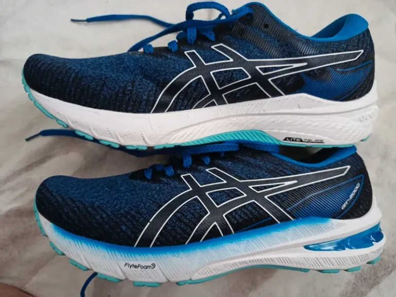 Used Asics GT-2000 bike — image 3 of 13