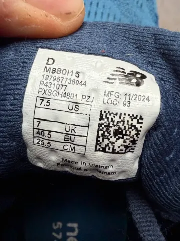 Used New Balance Fresh Foam 880 bike — image 5 of 6
