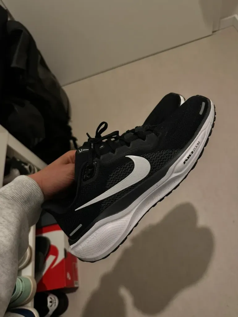 Used Nike Laufschuhe bike — image 4 of 5