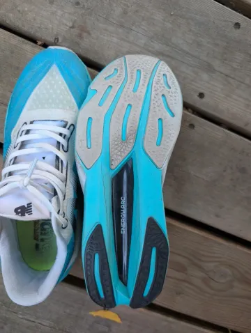 Used New Balance Fuelcell SuperComp Elite v4 bike — image 7 of 8