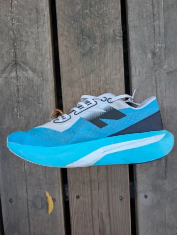 Used New Balance Fuelcell SuperComp Elite v4 bike — image 2 of 8