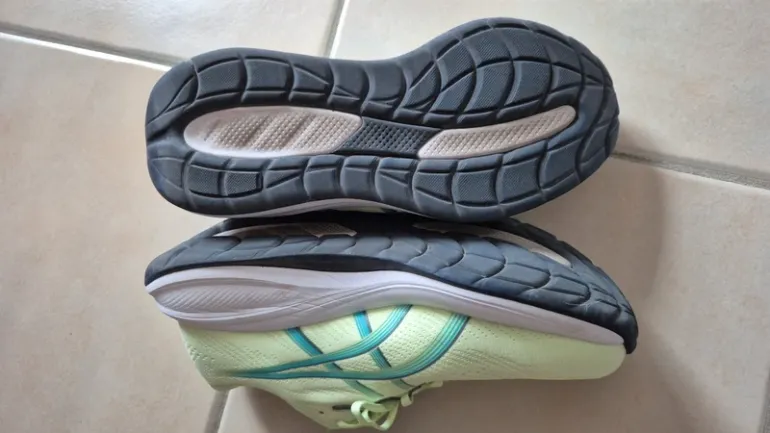 Used Asics Gel Cumulus 28 2026 bike — image 4 of 6