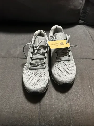 Used Nike Running Shoes bike — image 2 of 8