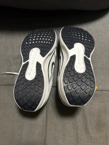 Used Nike Running Shoes bike — image 6 of 8