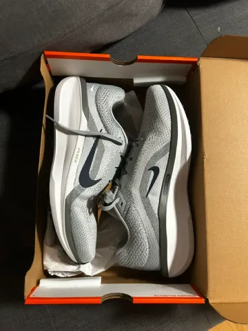 Used Nike Running Shoes bike — image 1 of 8