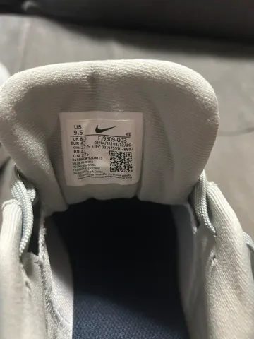 Used Nike Running Shoes bike — image 4 of 8