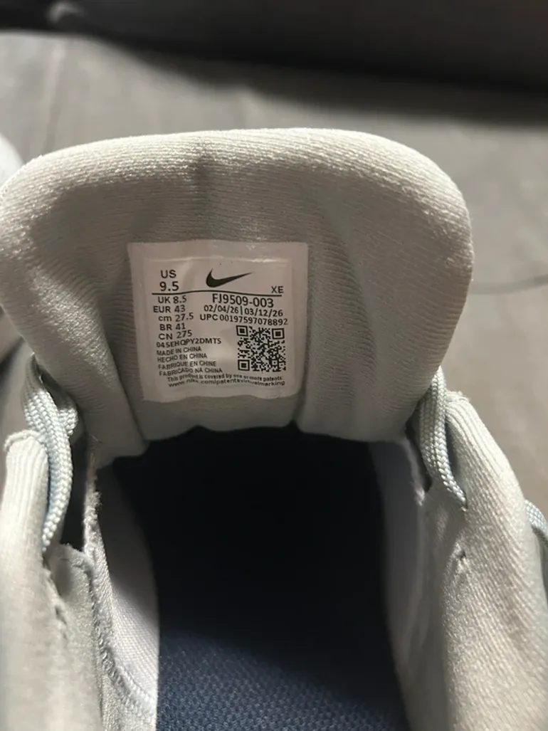 Used Nike Running Shoes bike — image 4 of 8