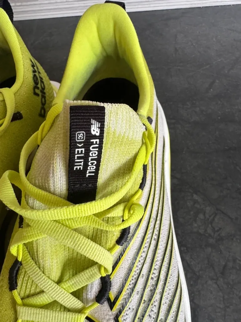 Used New Balance FuelCell Supercomp Elite V3 bike — image 5 of 9