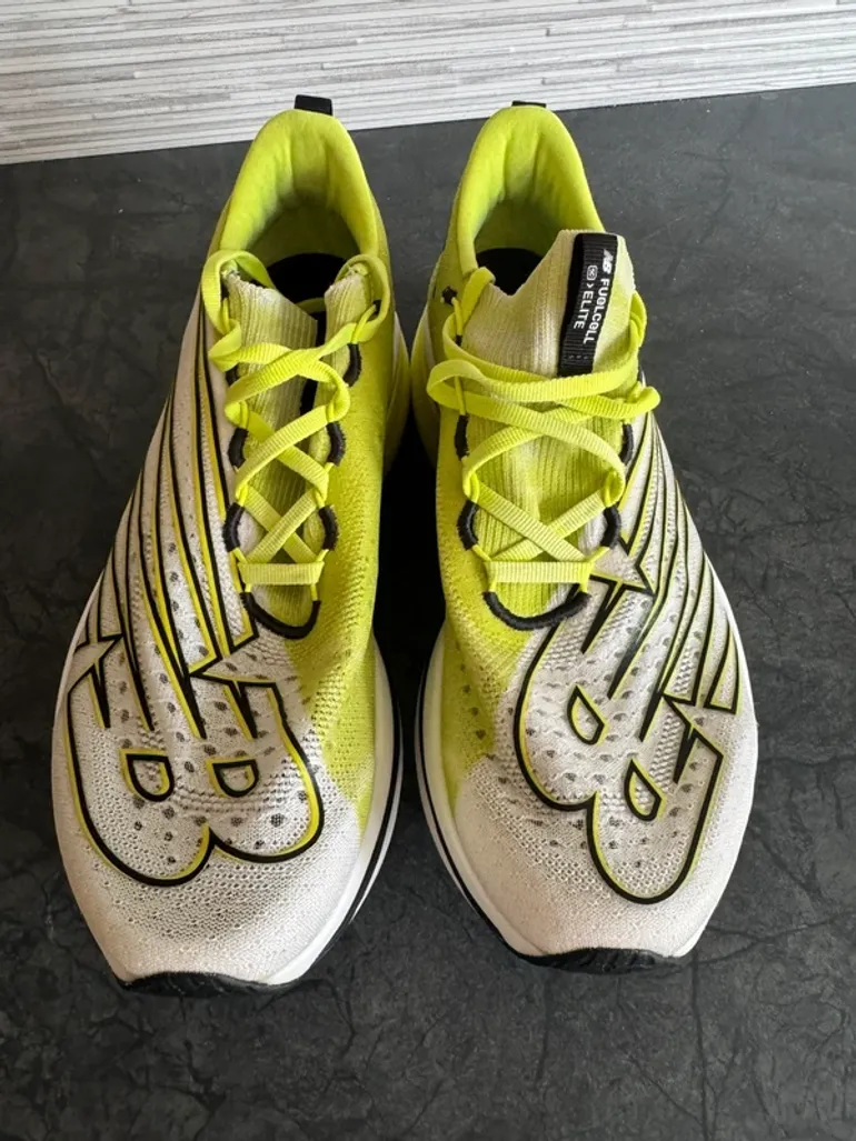 Used New Balance FuelCell Supercomp Elite V3 bike — image 6 of 9
