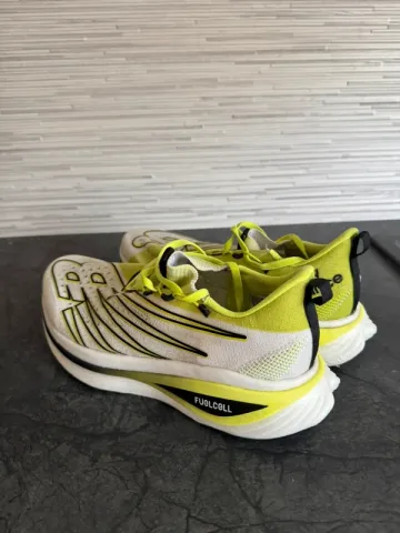 Used New Balance FuelCell Supercomp Elite V3 bike — image 2 of 9