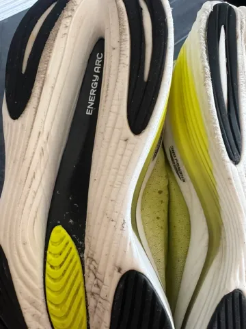 Used New Balance FuelCell Supercomp Elite V3 bike — image 8 of 9