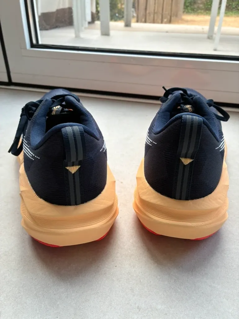 Used Asics Novablast bike — image 5 of 7