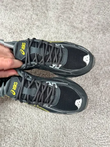 Used Asics Gel Venture 6 bike — image 6 of 11
