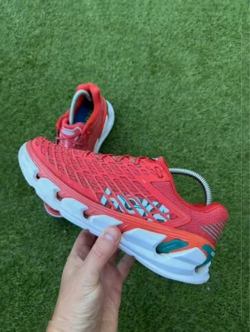 Used Hoka Vanquish 3 bike — image 2 of 11