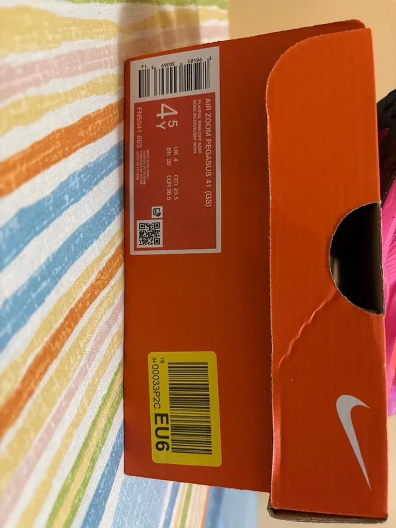Used Nike sneakers bike — image 2 of 7
