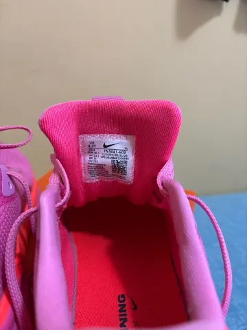Used Nike sneakers bike — image 7 of 7
