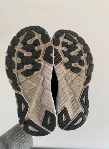 Used Hoka Arahi 6 bike — image 3 of 3