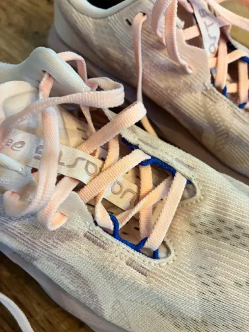 Used Asics Novablast 5 bike — image 3 of 7