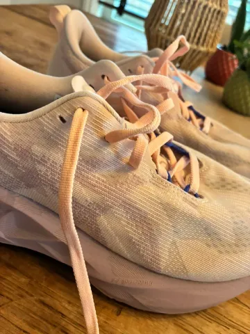 Used Asics Novablast 5 bike — image 4 of 7