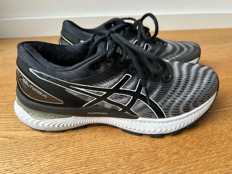 Used Ideal Gel-Nimbus 40 Running Shoes