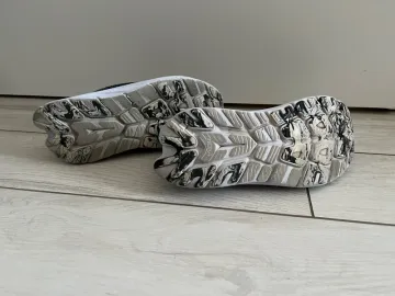 Used Hoka Running Shoes bike — image 6 of 6