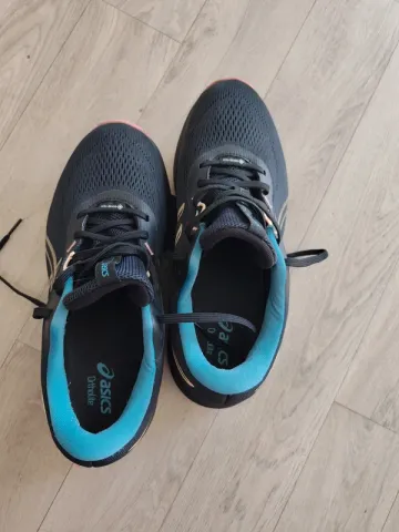 Used Asics Running Shoes bike — image 1 of 5